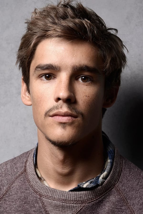 Aktyor: Brenton Thwaites (Брентон Туэйтс)