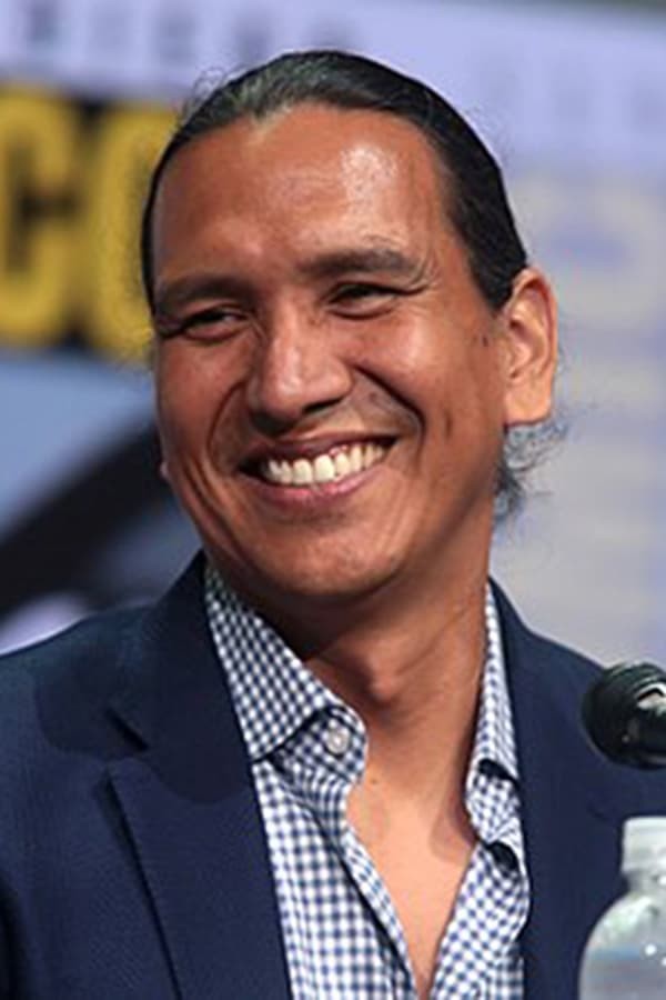 Aktyor: Michael Greyeyes (Майкл Грейес)