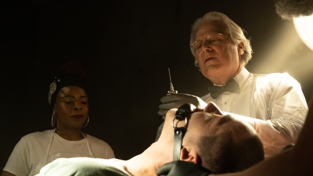 Porno ona tili bilan qizini sikdi