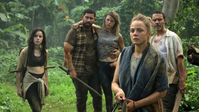 Bayou: Sirli yirtqich / Mutlaq yirtqich backdrop