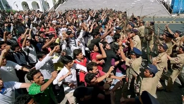 Gabbar: Adolat posboni / Gabbar qaytdi / Gabbarning qaytishi backdrop