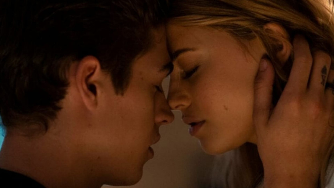 Keyin 4 / После 4 / After 4 backdrop