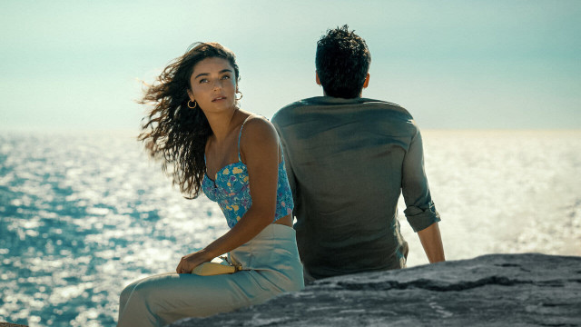 Meni ishontir backdrop