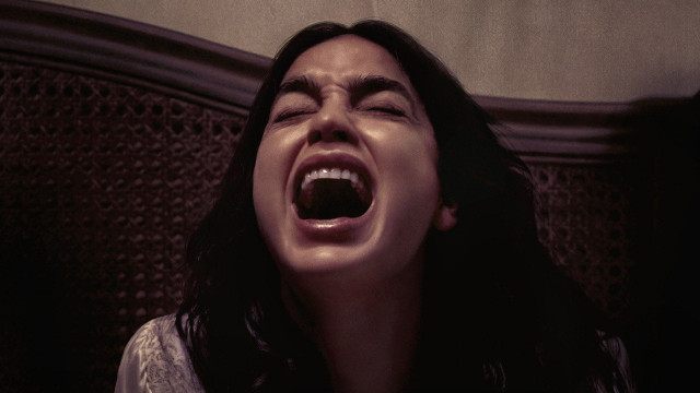 O'tmishning arvohlari backdrop