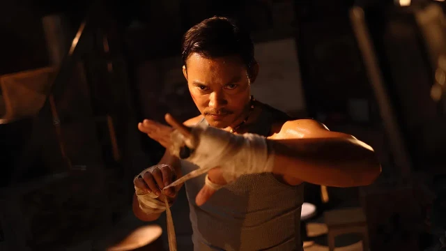 Qutqaruv zarbasi backdrop