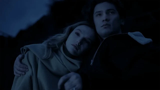 Sevgi - bir lahzalik his backdrop