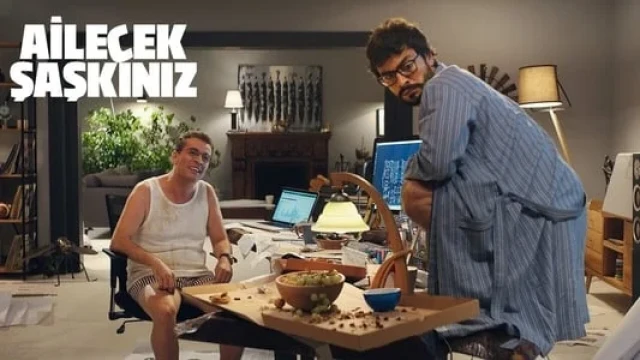 Shoshqaloqlar Oilasi backdrop