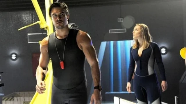 Tubsiz moviy dengiz 2 backdrop