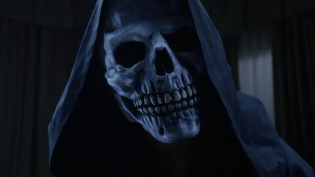 Helloin: Tungi daxshat / Daxshatli tush backdrop