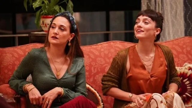 Ovsinlar jangi / Kelinlar urushi backdrop