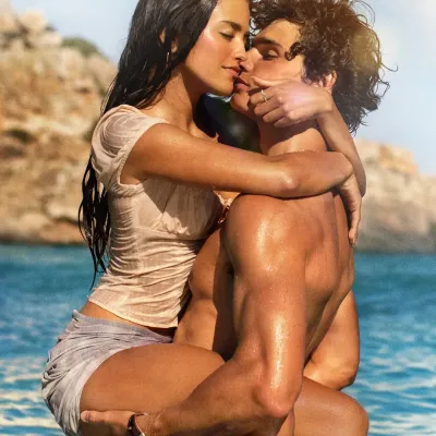 Tungi Kinolar: Romantika 18+
