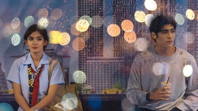 Ispaniyadagi yomg'ir serial backdrop